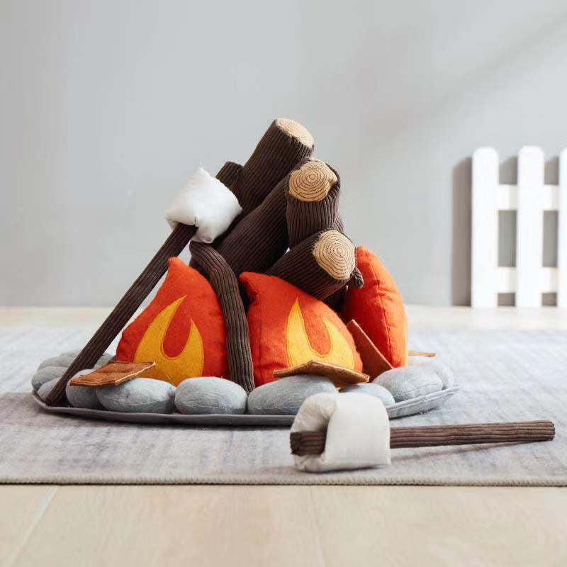 Campout Campfire & S'mores - Oliver Ruffus
