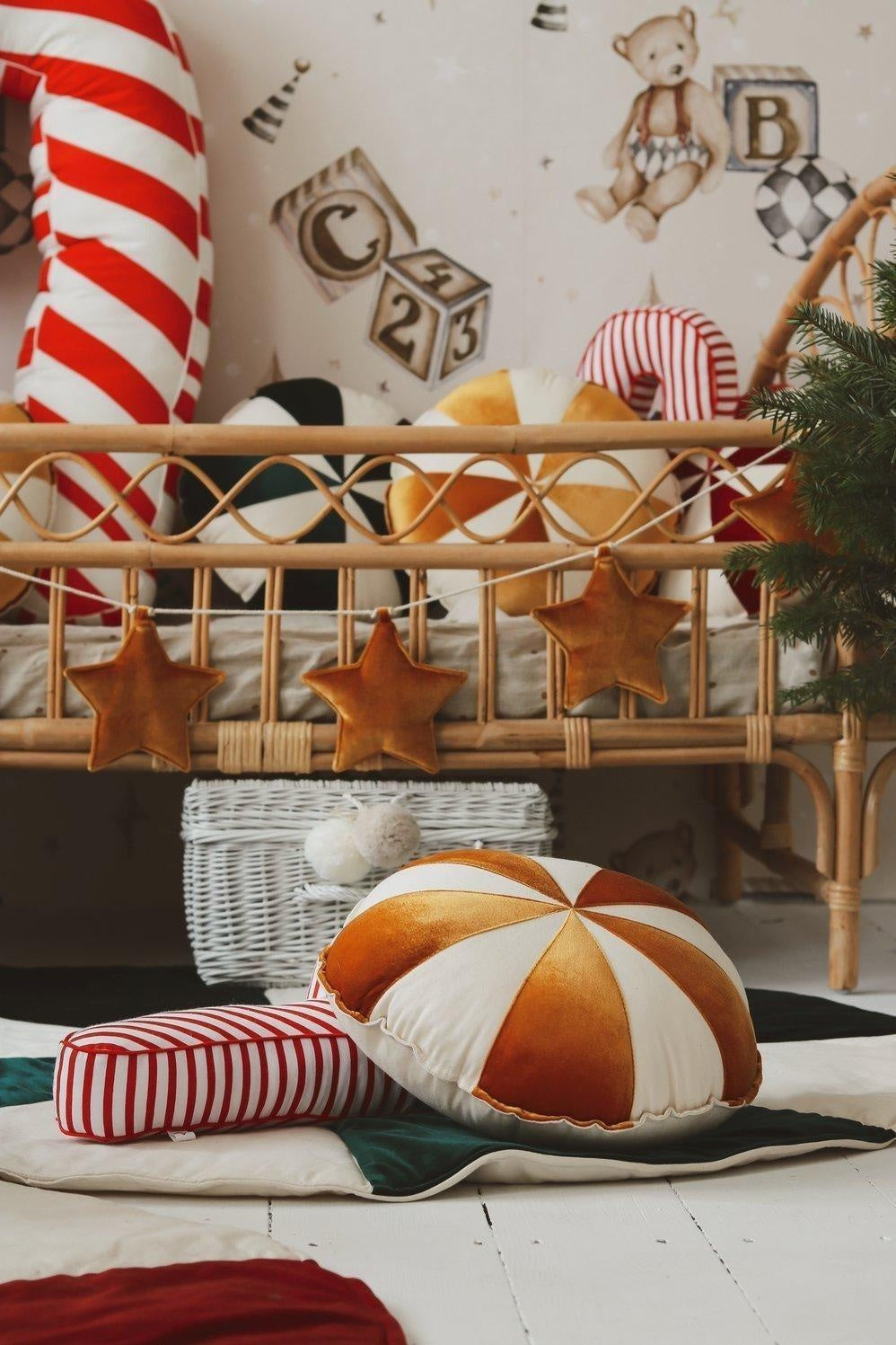 Velvet Gold Dust Garland with Stars