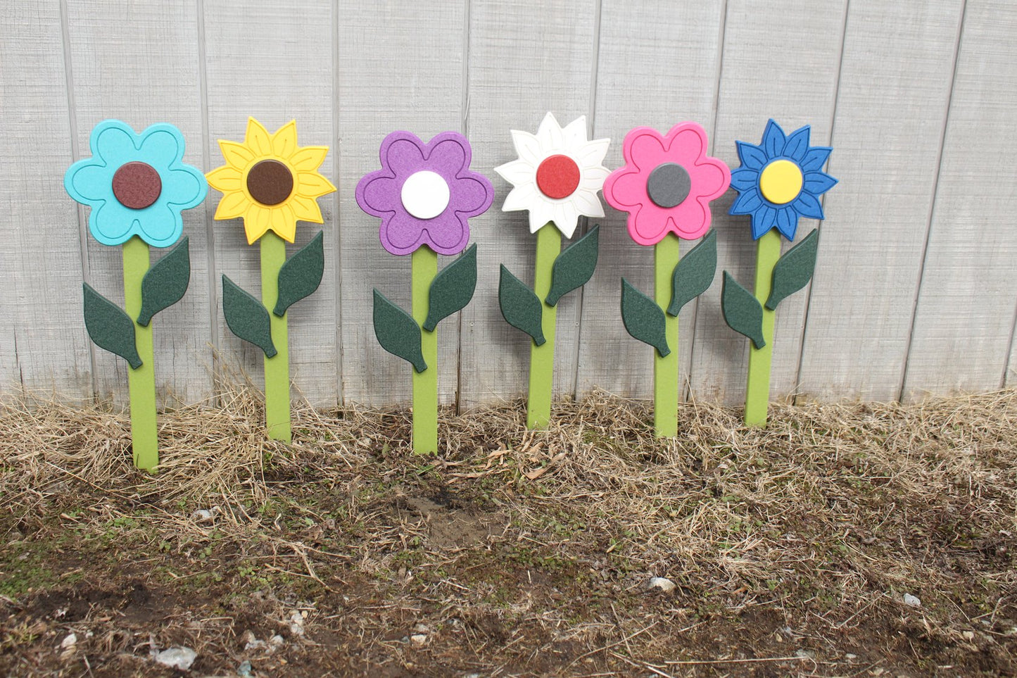 NEW! Decorative Flower Stake for Yard and Garden Décor, Amish-Made with Poly Lumber, Daisy