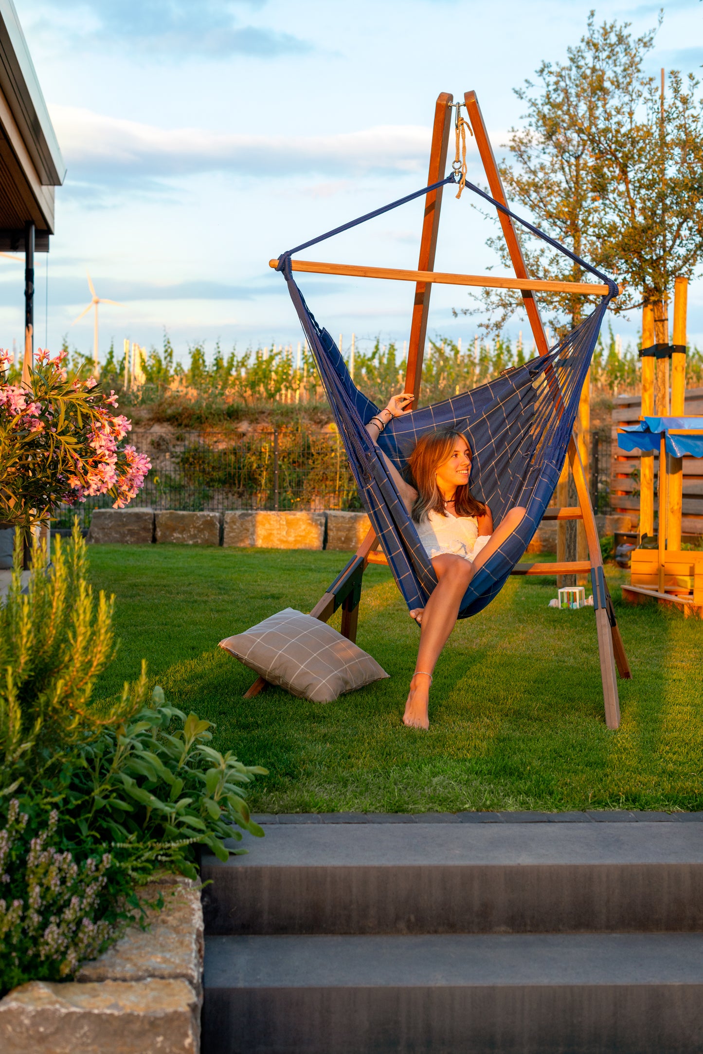 Domingo- Weather-Resistant Kingsize Hammock Chair