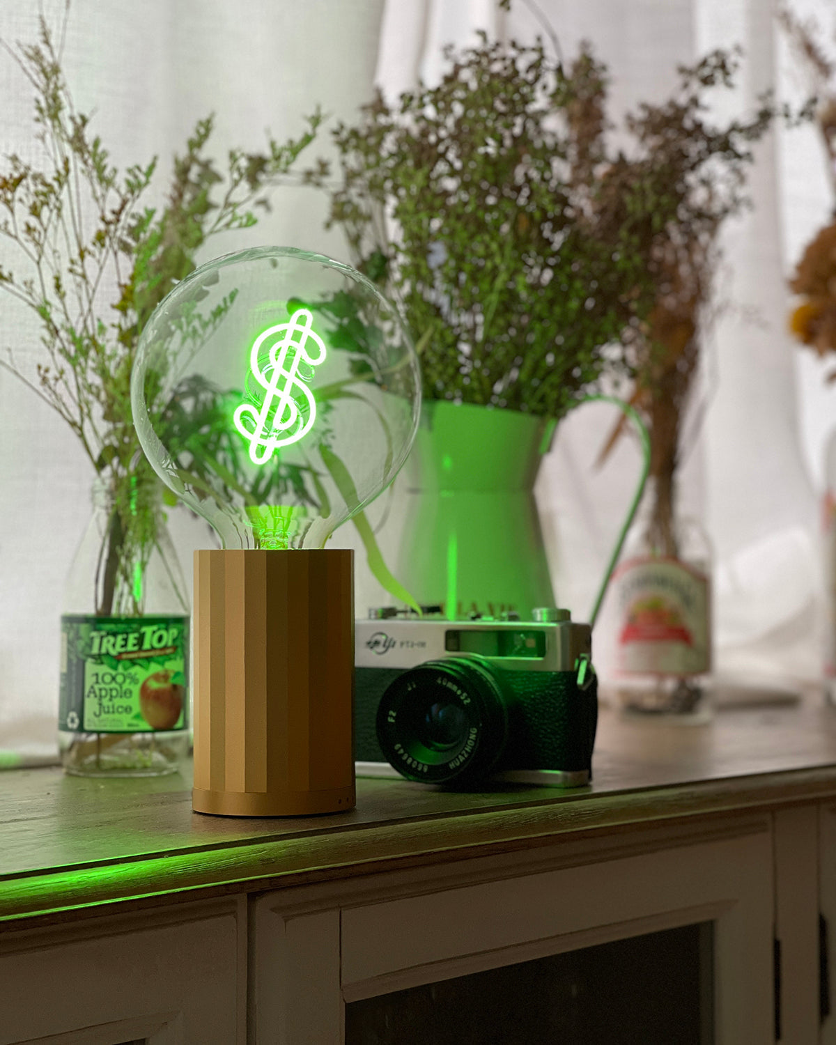 Bulb DOLLAR Green with Base Table Lamp PORTABLE