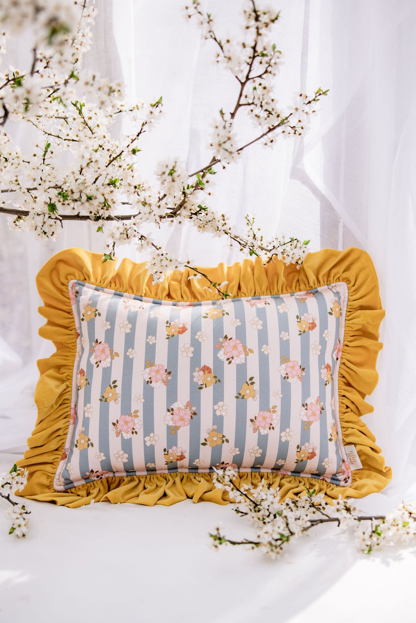 "Summer Garden" Pillow with Frill