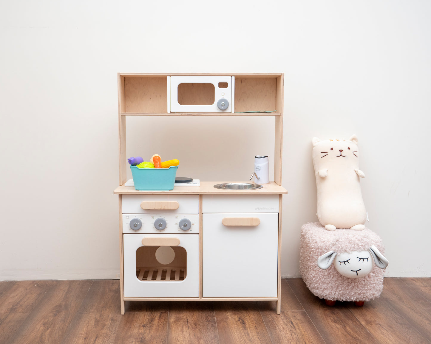 Wooden Play Kitchen with Working Sink | White - Oliver Ruffus