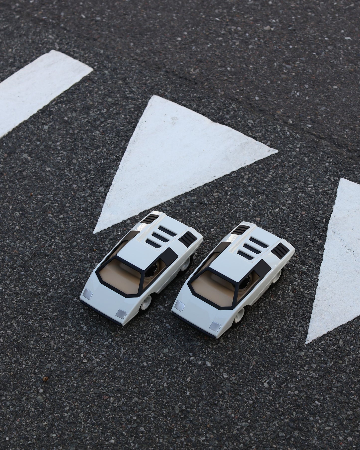 Car UFO COLOMBA White