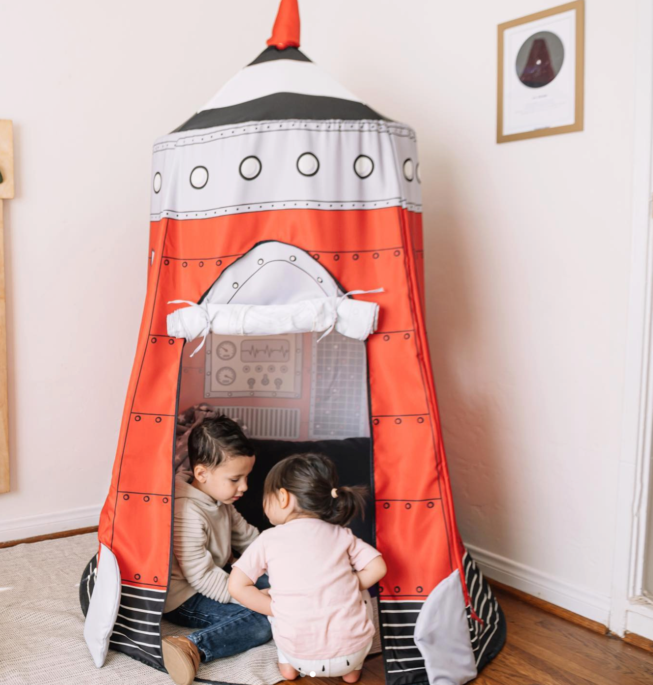 Rocket Pop-up Playhome - Oliver Ruffus