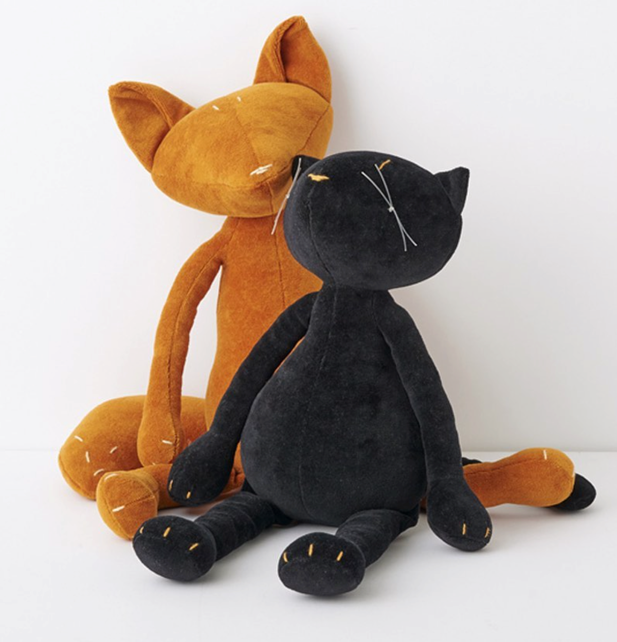 Gisel The Cat | Large Black - Oliver Ruffus