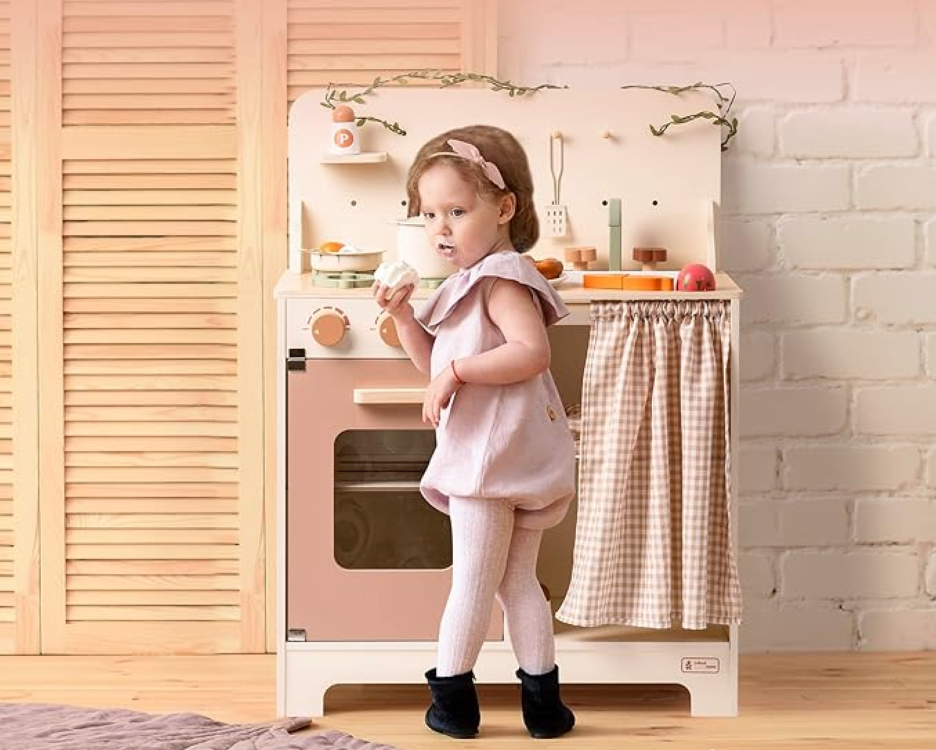 Fairy Tale Whimsy Wooden Kitchen with Glow Lights - Oliver Ruffus