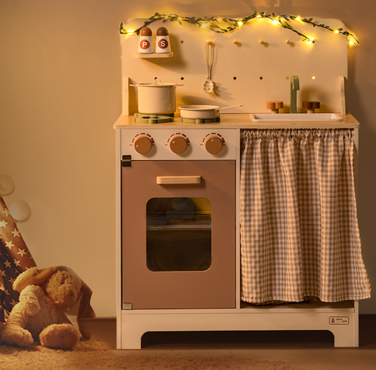 Fairy Tale Whimsy Wooden Kitchen with Glow Lights - Oliver Ruffus