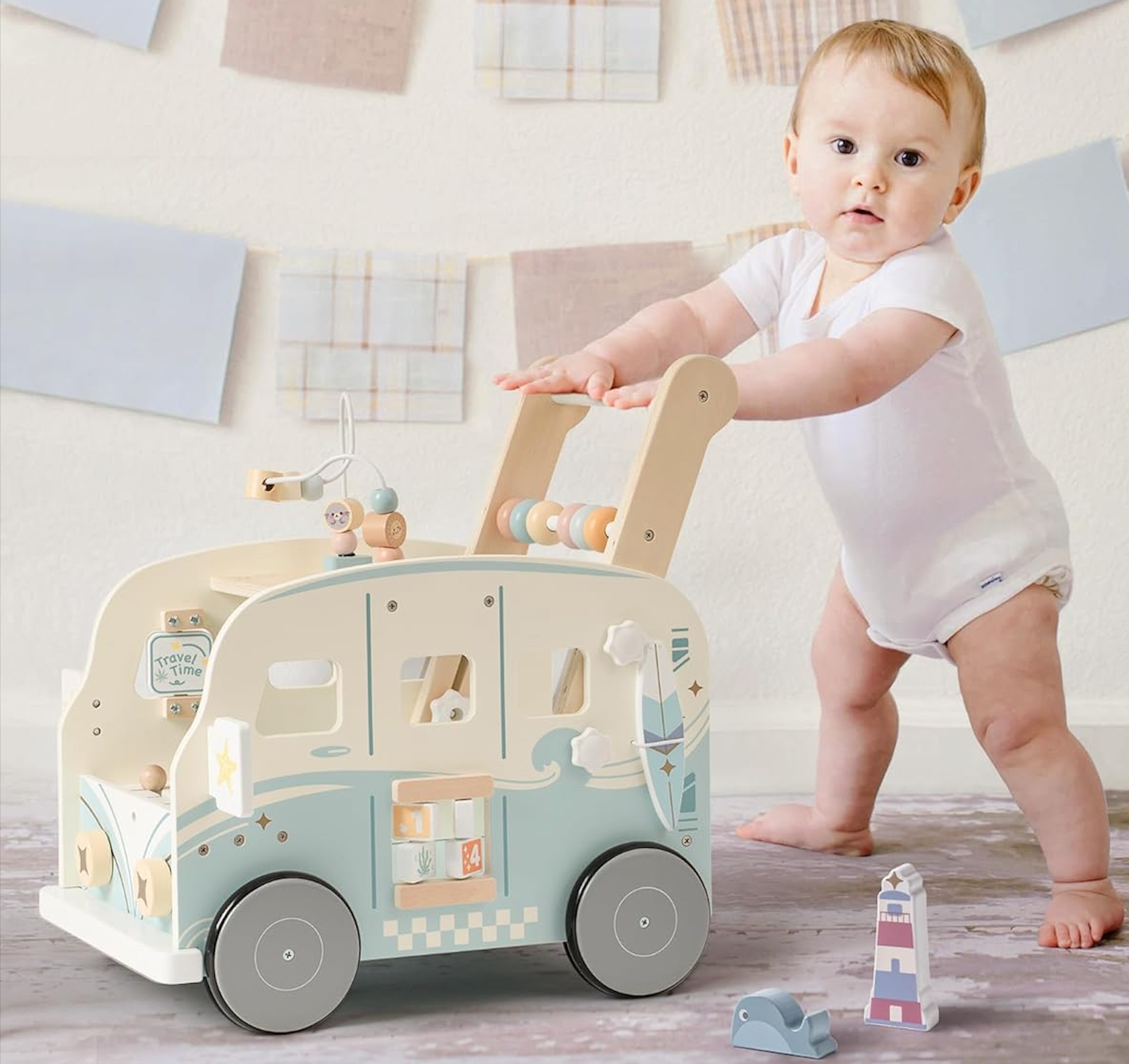 Walker Adventure Vacation Bus and Activity Center - Oliver Ruffus