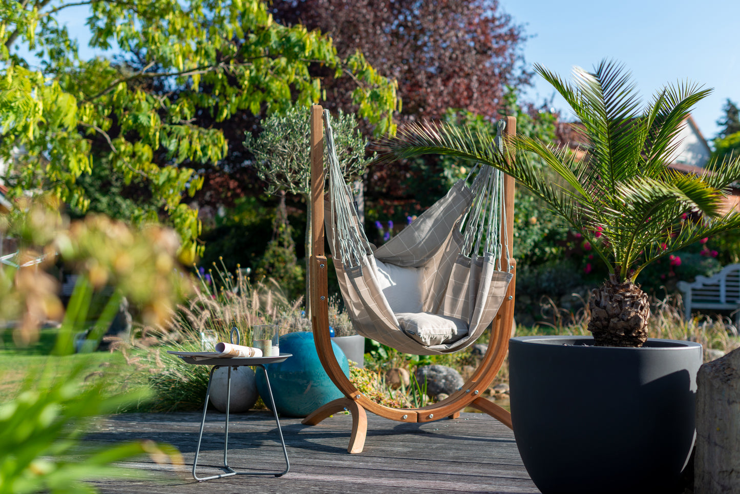 Udine Outdoor Weather-Resistant Hammock Chair with FSC® certified Eucalyptus Stand