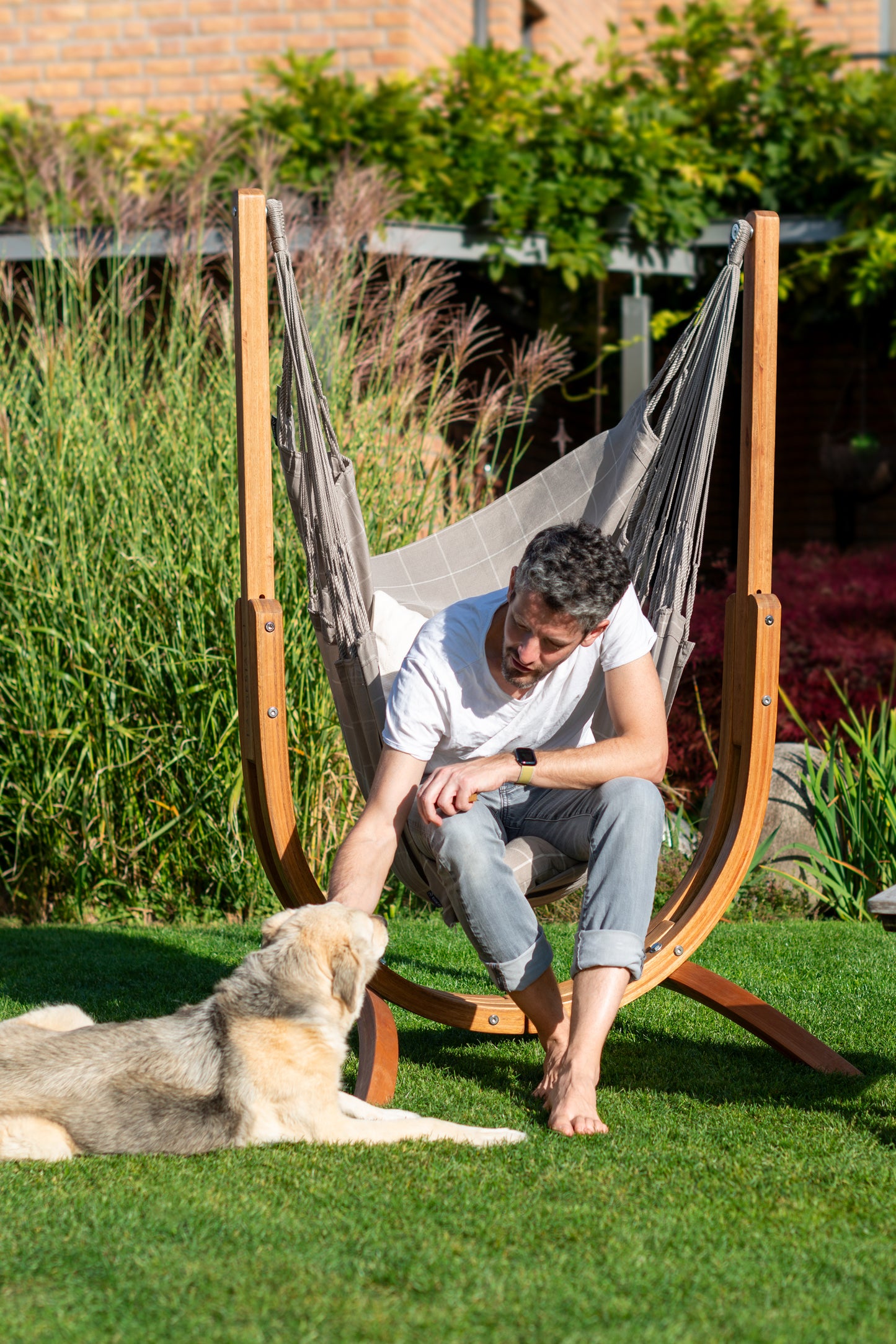 Udine Outdoor Weather-Resistant Hammock Chair with FSC® certified Eucalyptus Stand