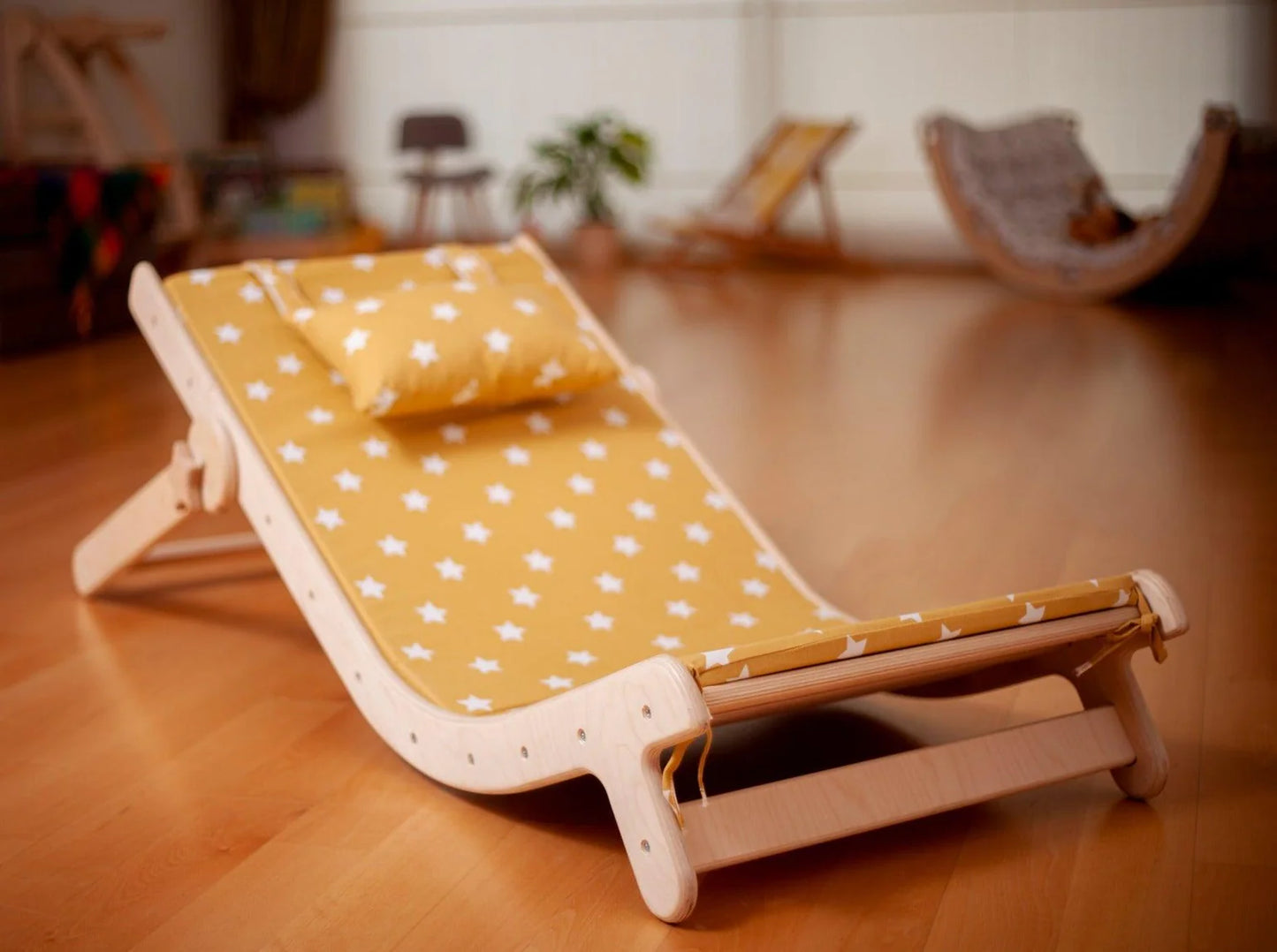 Adjustable Lounge Chair - Oliver Ruffus