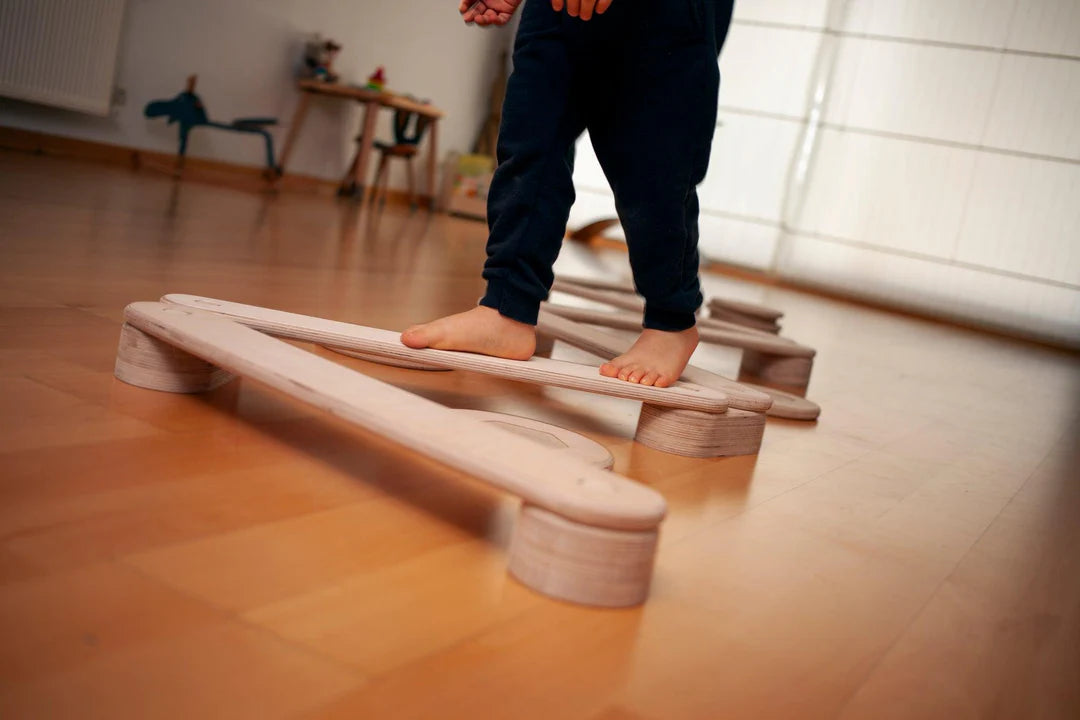 Balance Beam and Stepping Stones Set - Oliver Ruffus