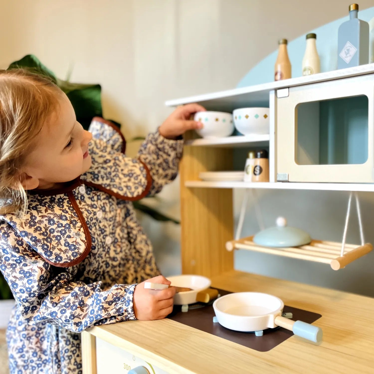 Wooden Kitchen Pretend Play Set with Accessories - Oliver Ruffus