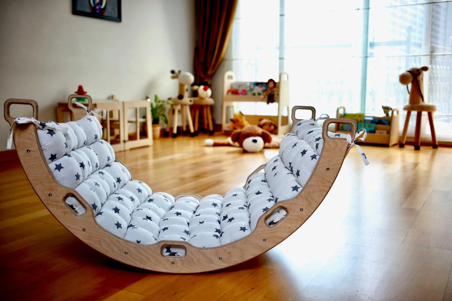 Climbing Arch Rocker with White Star Cushion - Oliver Ruffus