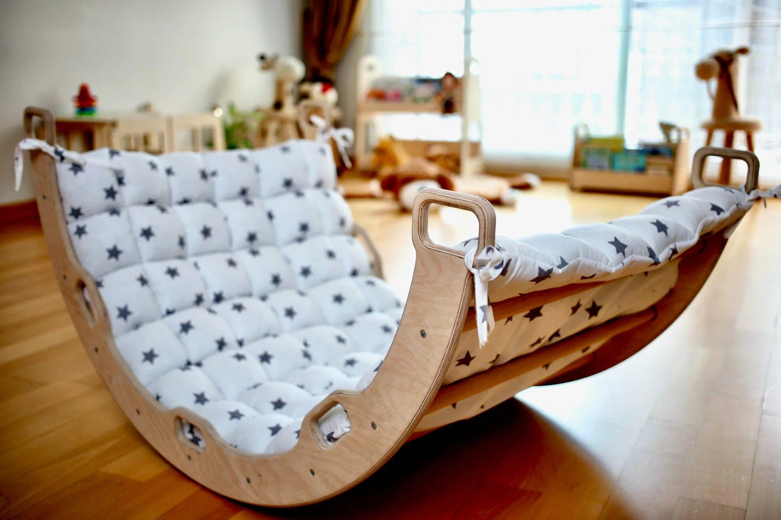 Climbing Arch Rocker with White Star Cushion - Oliver Ruffus