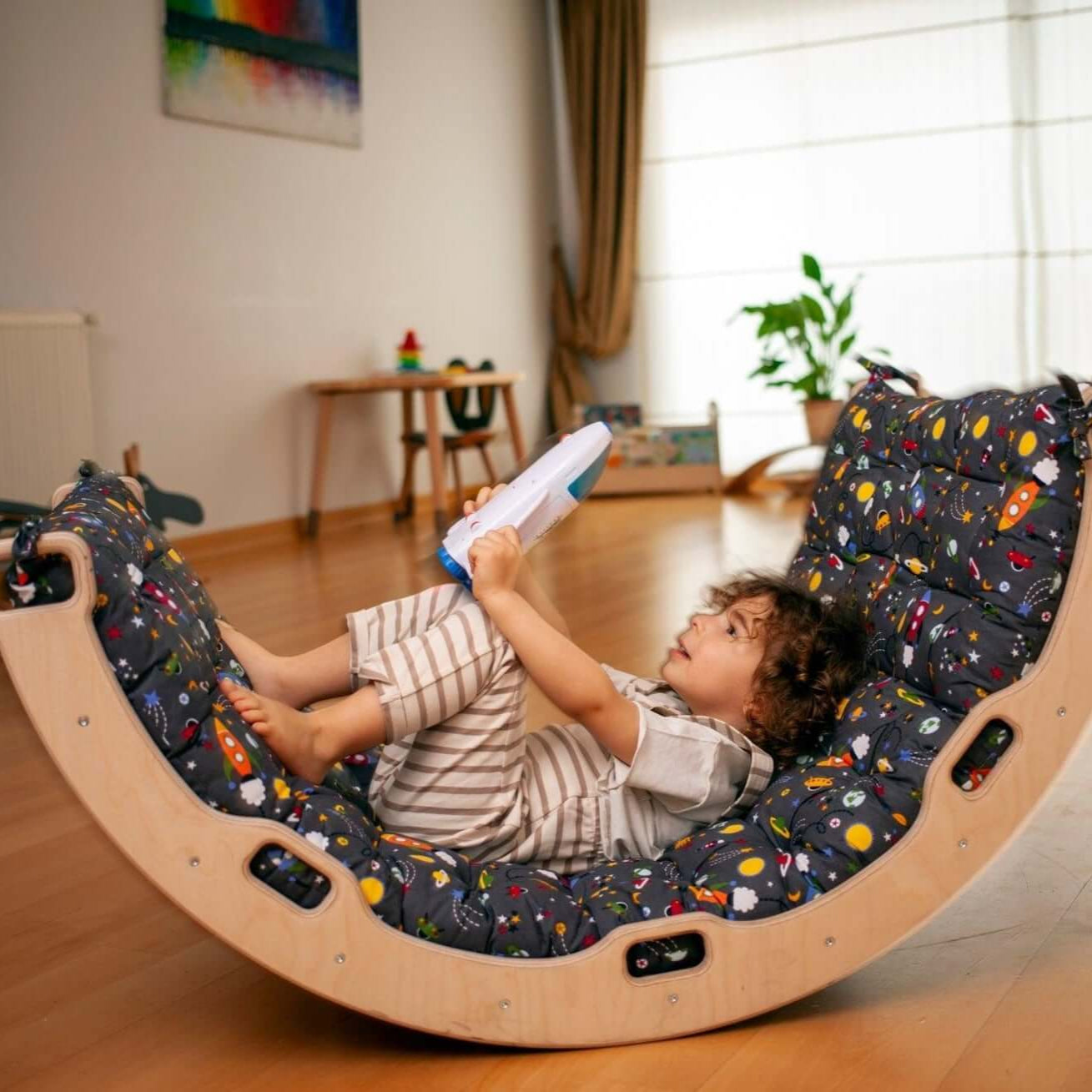 Climbing Arch Rocker with Space Cushion