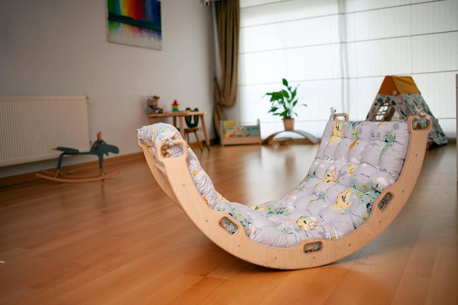 Climbing Arch Rocker with Map Cushion - Oliver Ruffus