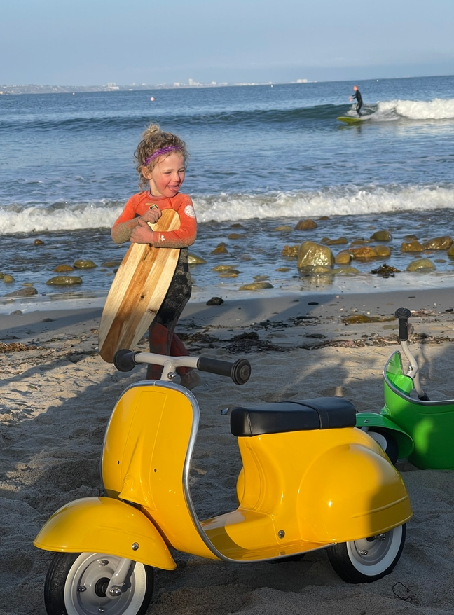 PRIMO Classic Ride On Kids Scooter | Malibu Bumble Bee