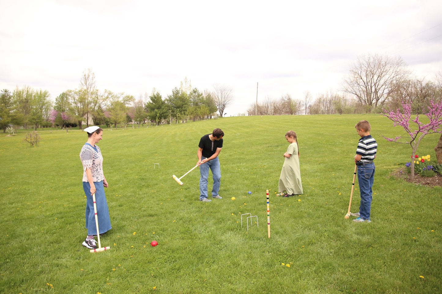 Deluxe 8-Player Croquet Game Set, Wooden Holder or Duffel Carry Bag