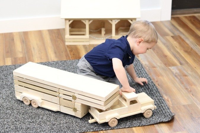 Amish-Made Wooden Toy Pickup and Gooseneck Trailer Set