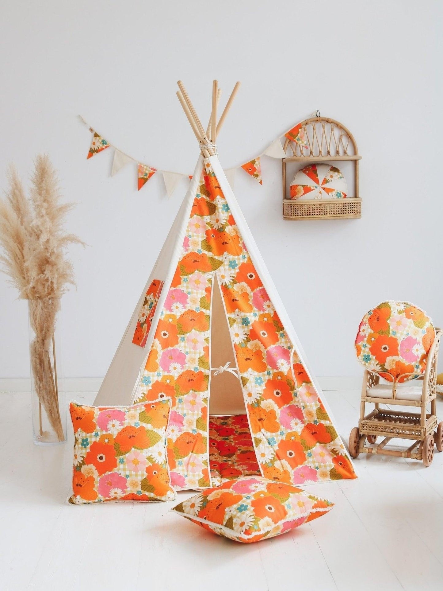 Picnic with Flowers Teepee Tent and Mat Set