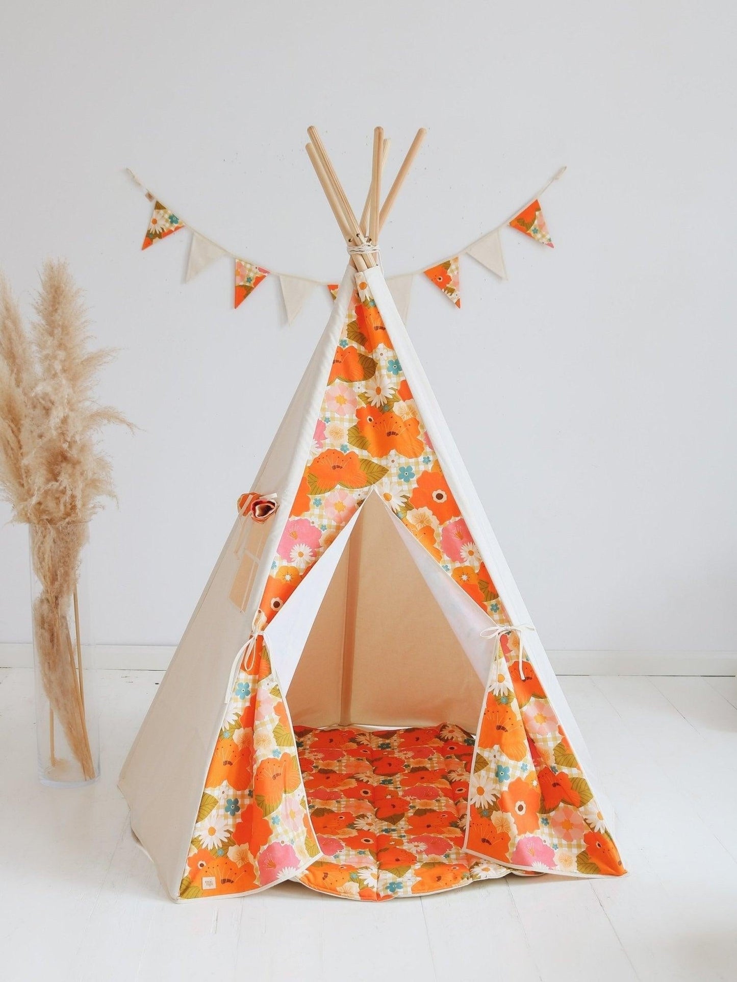 Picnic with Flowers Teepee Tent