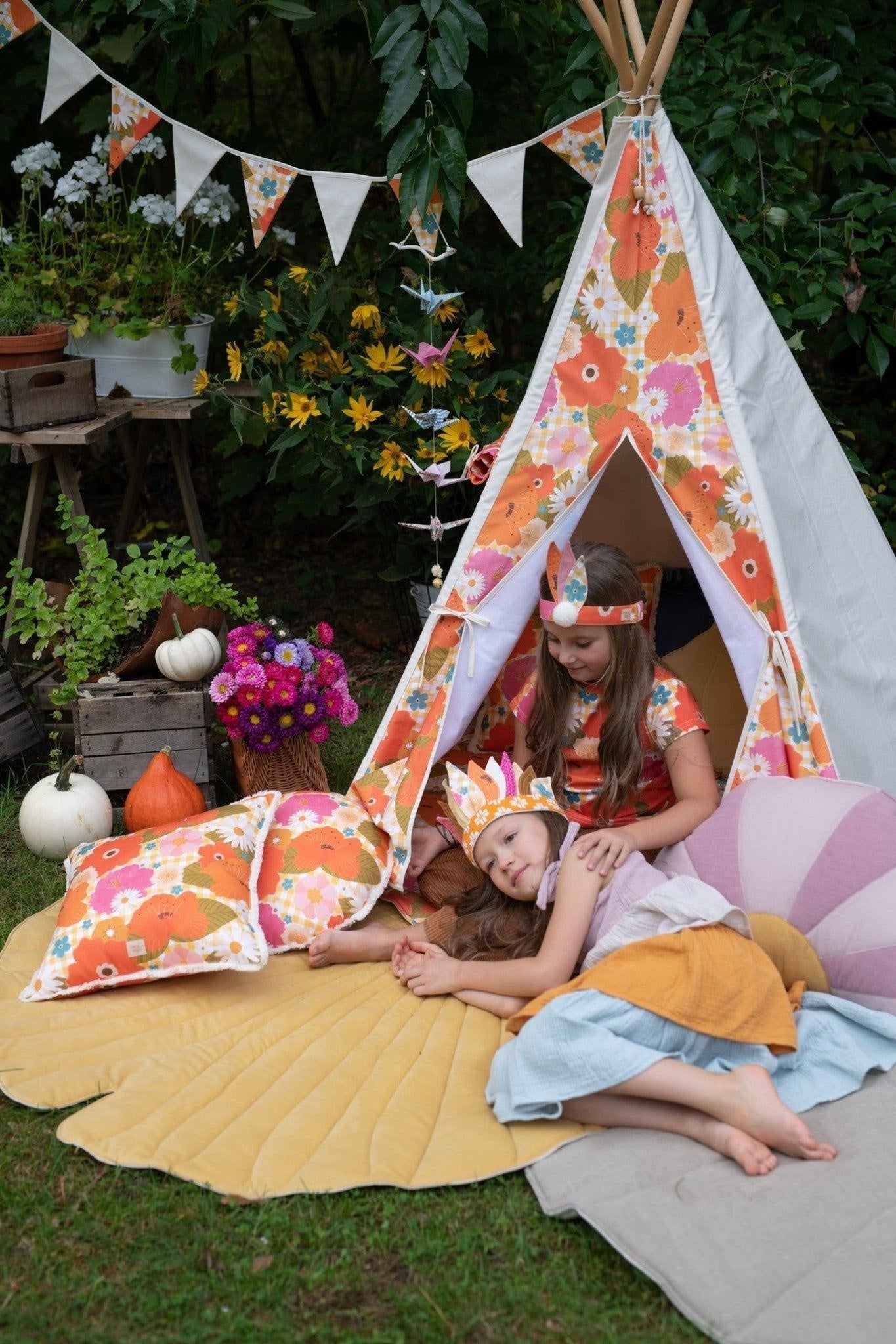 Picnic with Flowers Teepee Tent