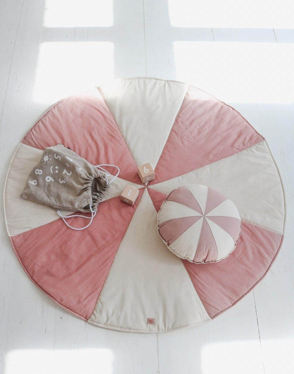 “Powder Candy” Round Patchwork Mat