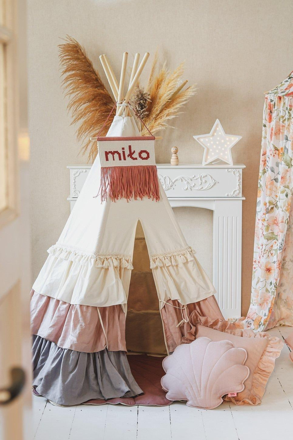 “Powder Frills” Teepee Tent with Frills