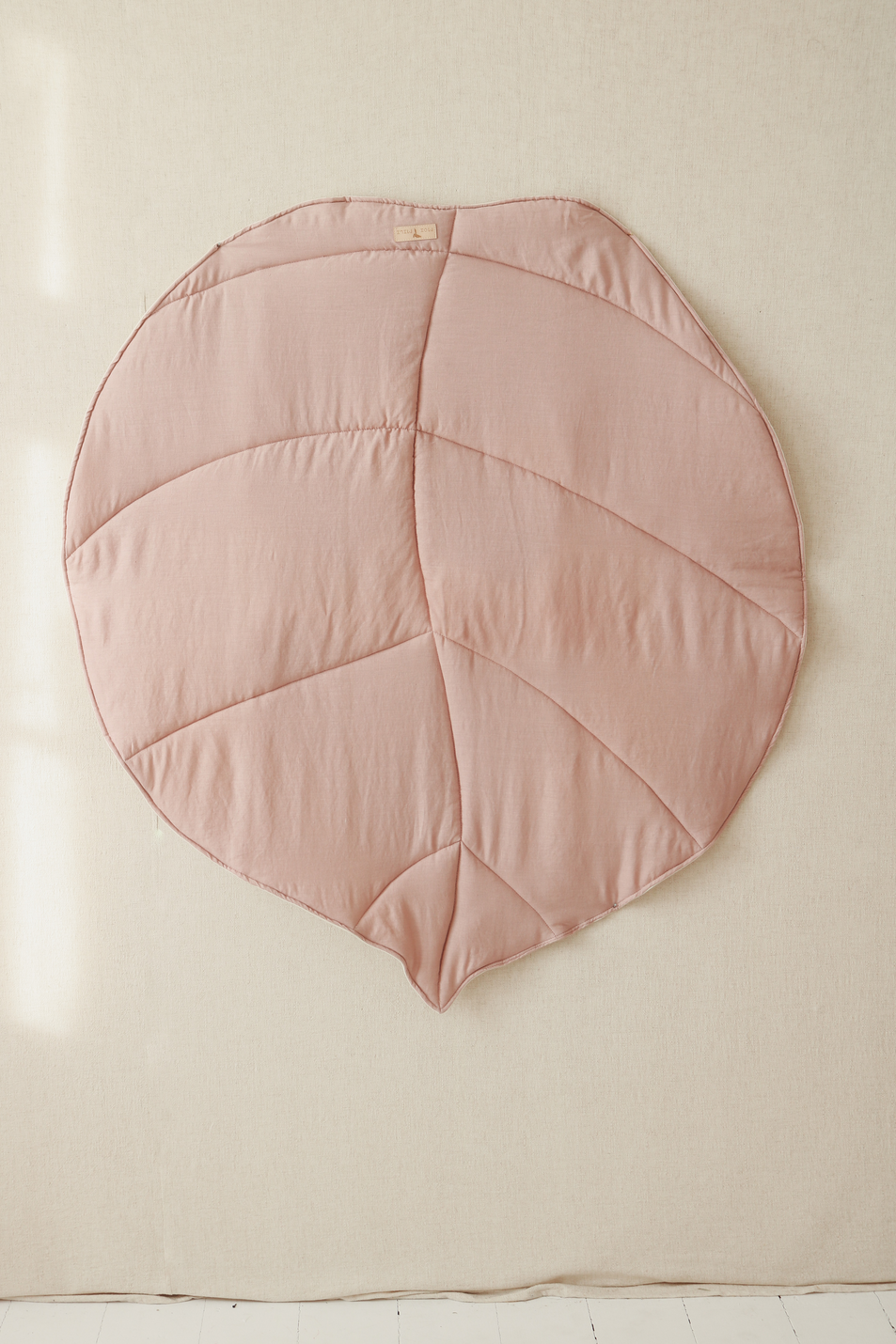 Linen Powder Pink Leaf Mat