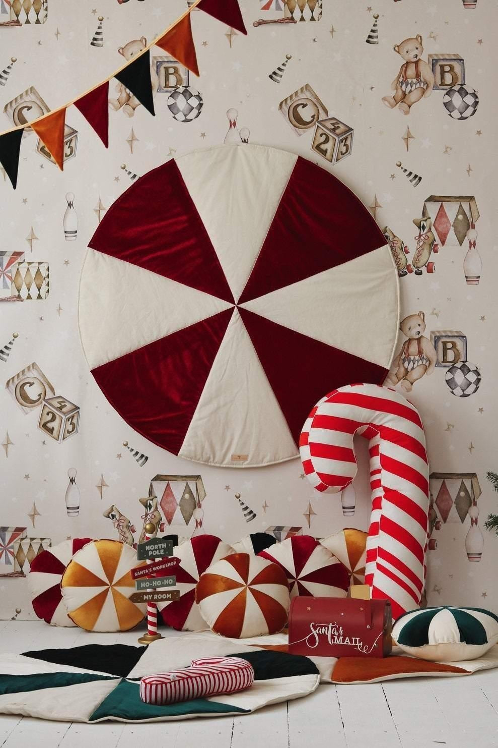 Christmas Red Candy Round Patchwork Mat