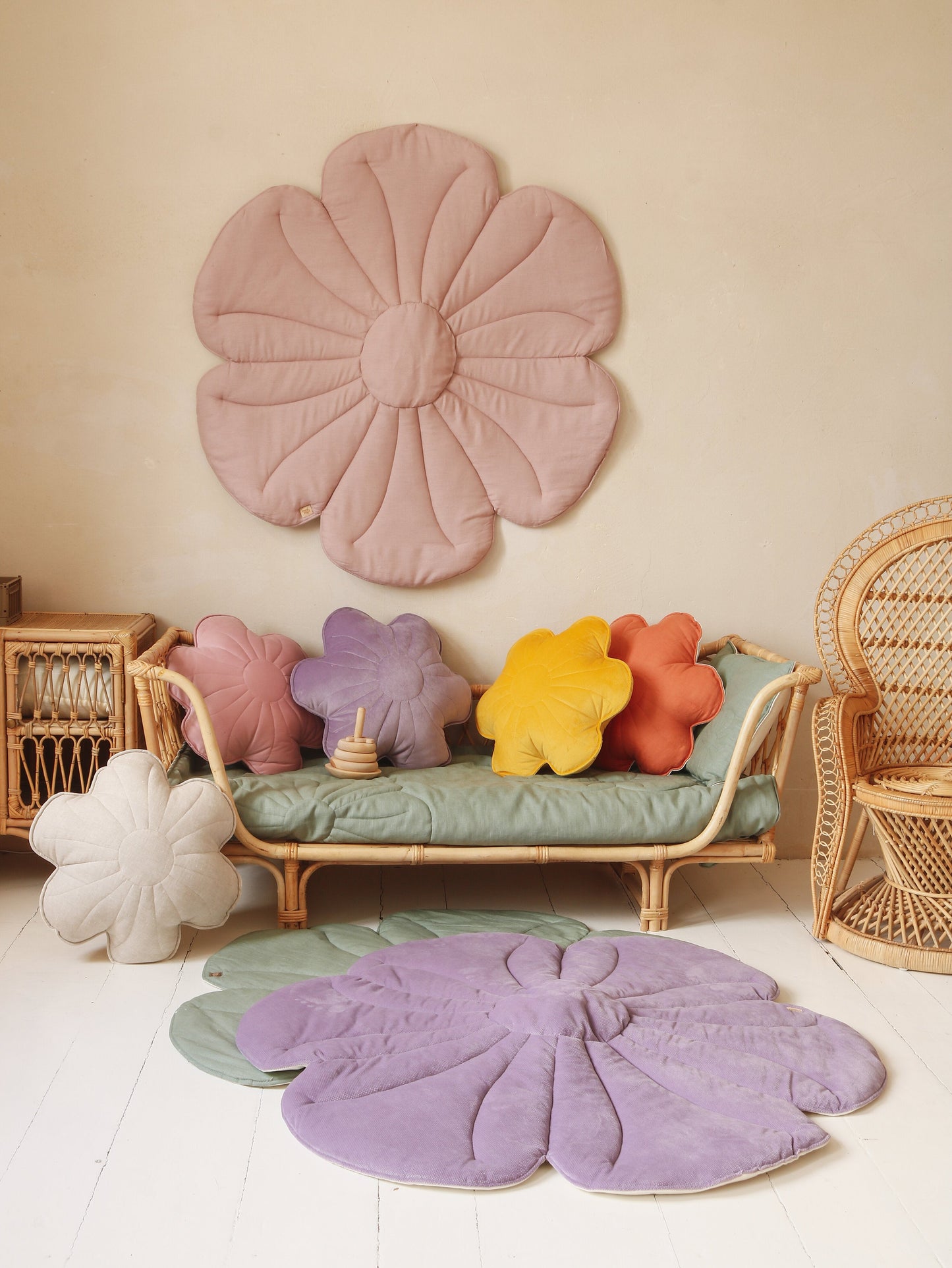 Linen Powder Rose Flower Mat