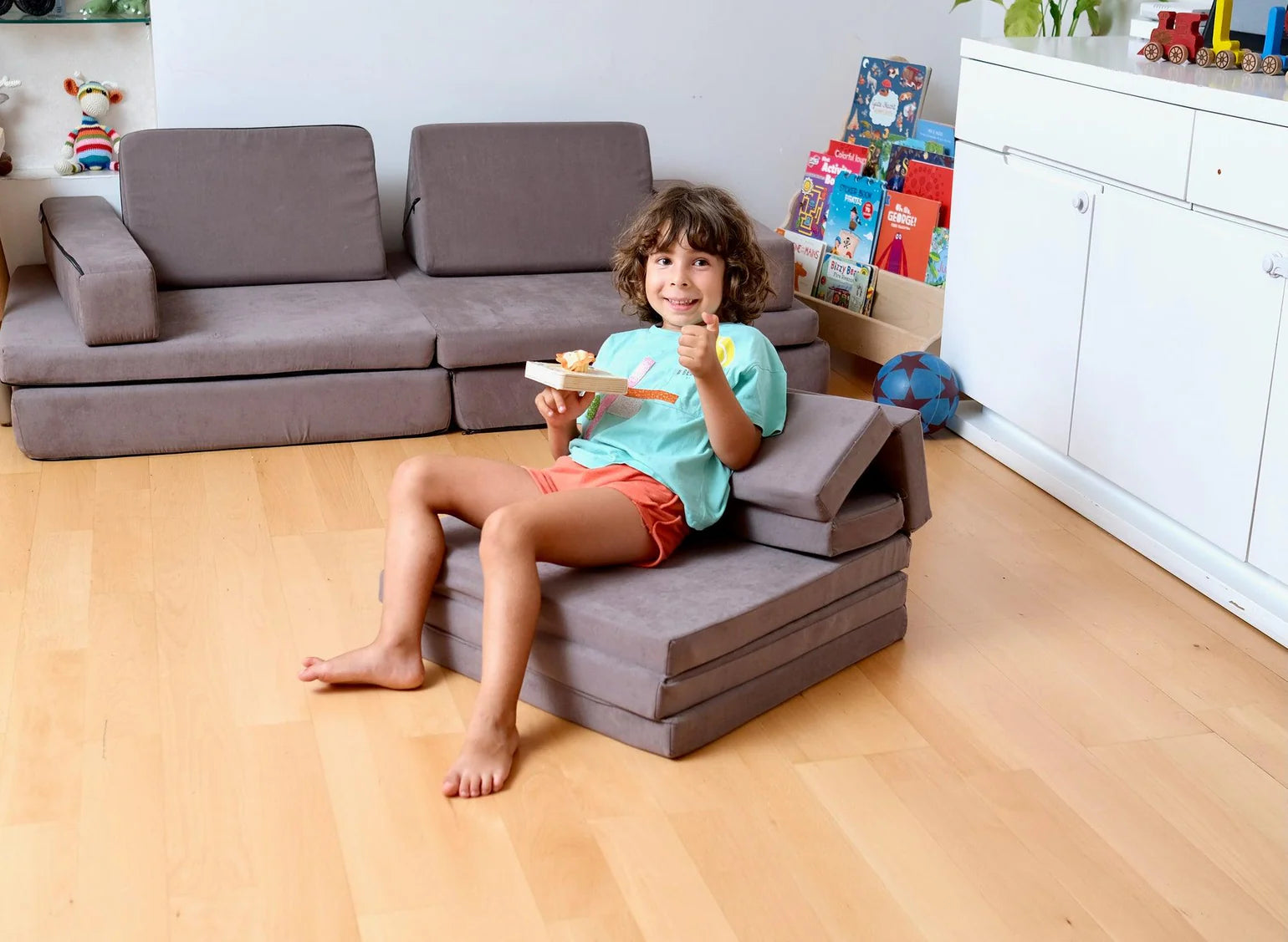 Transformable Kids and Baby Play Mat and Couch - Oliver Ruffus