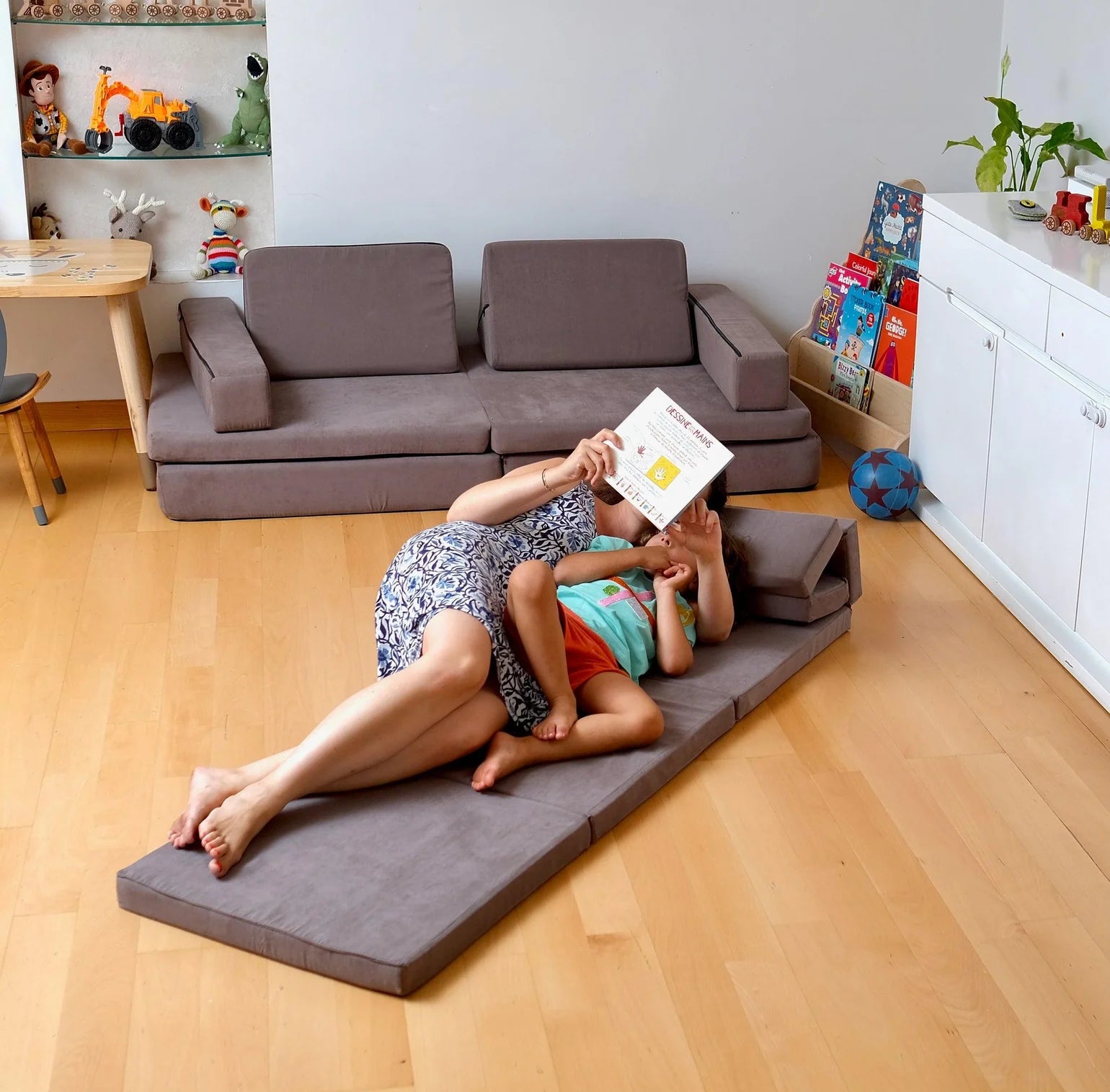 Transformable Kids and Baby Play Mat and Couch - Oliver Ruffus