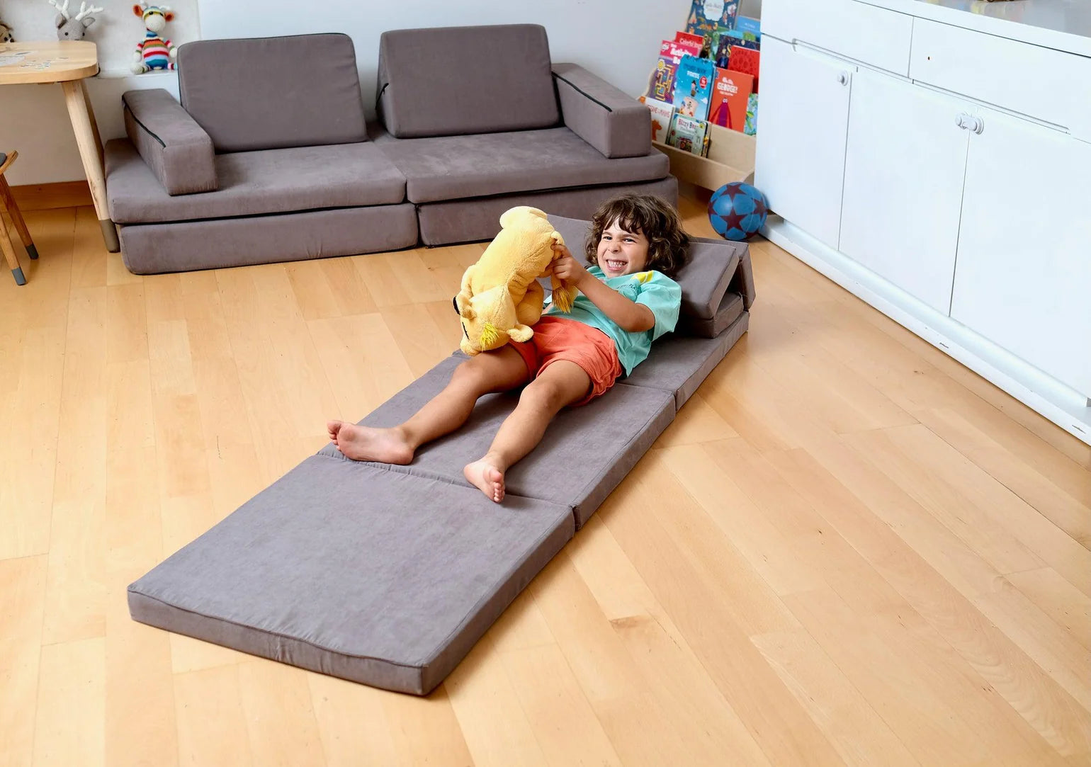 Transformable Kids and Baby Play Mat and Couch - Oliver Ruffus