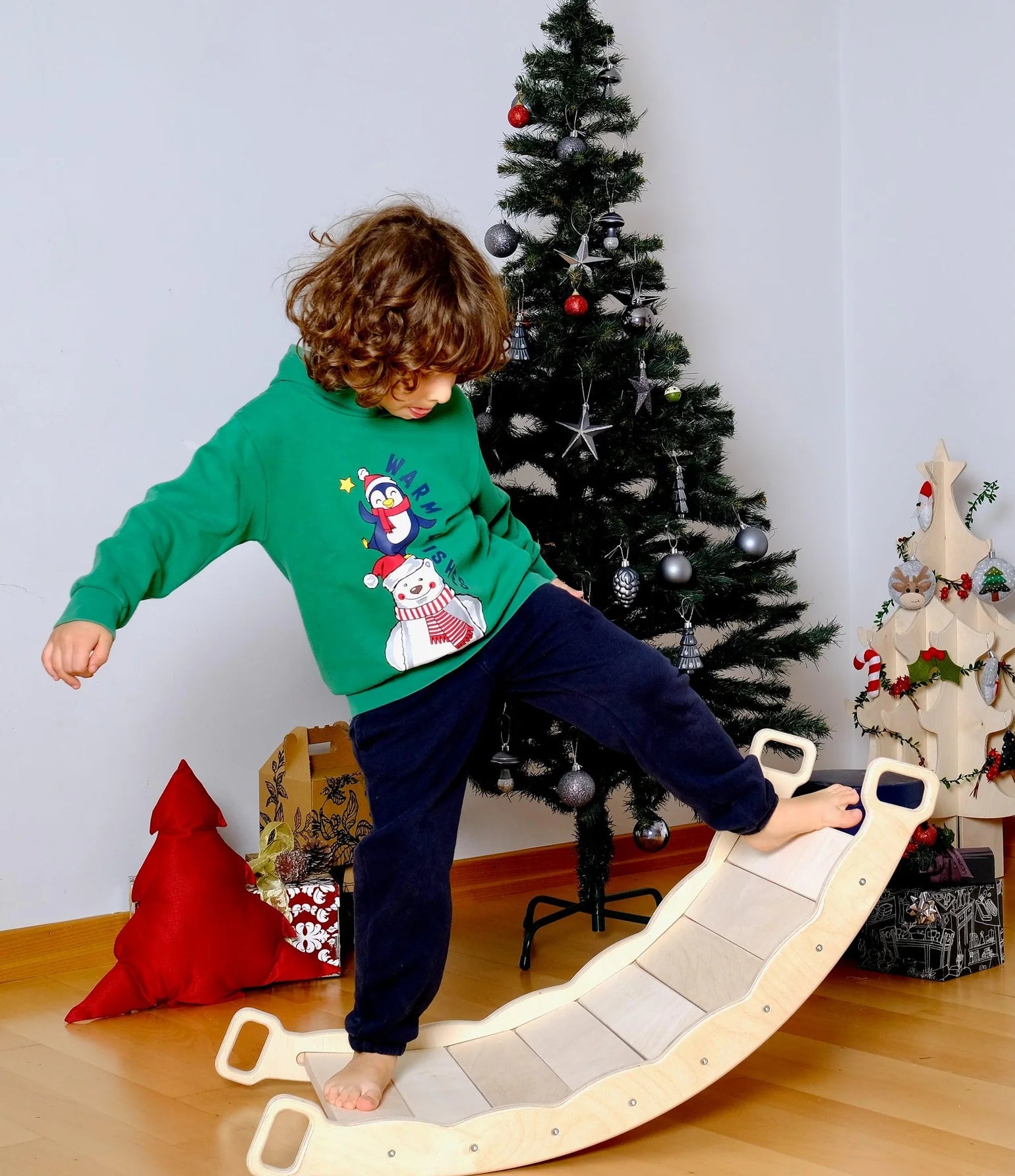 Montessori Wooden Balance Board with Pillow - Oliver Ruffus